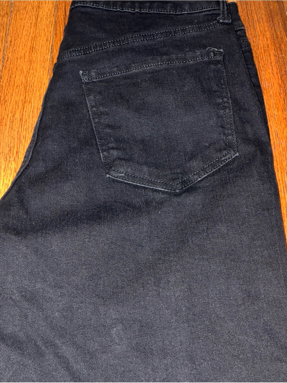 Old Navy Black Women's Bermuda Shorts - Cuffed Hem - Picture 10 of 10